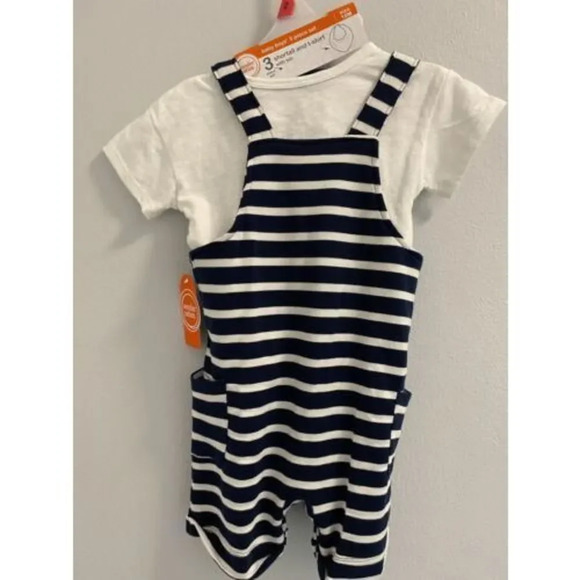 BABY BOYS 3 PIECE SET-  1 BIB. 1 SHIRT. 1 SHORTALL. SNAPS AT BOTTOM. BRAND NEW- - Picture 3 of 4